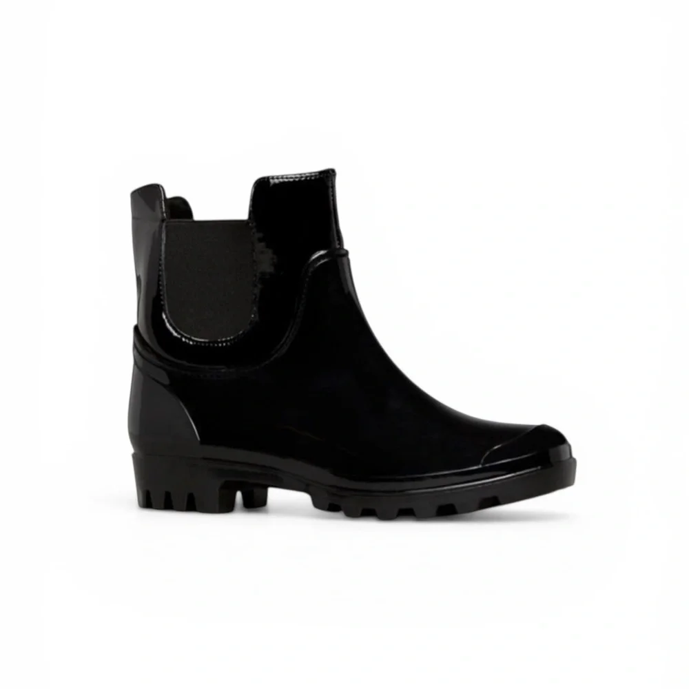 Black Chelsea Boot For That Wet Weather